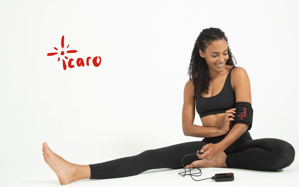 Icaro light recovery strap on girl stretching, front angle view